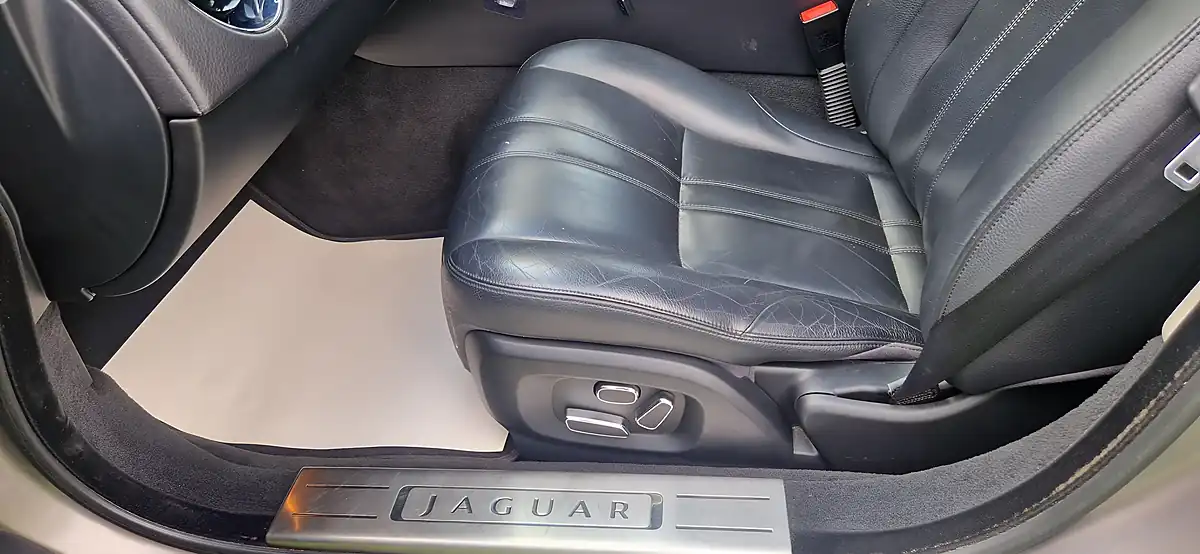 Used 2011 Jaguar Xj Luxury Grey - Interior and Exterior details 16