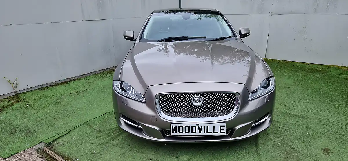 Used 2011 Jaguar Xj Luxury Grey - Interior and Exterior details 2