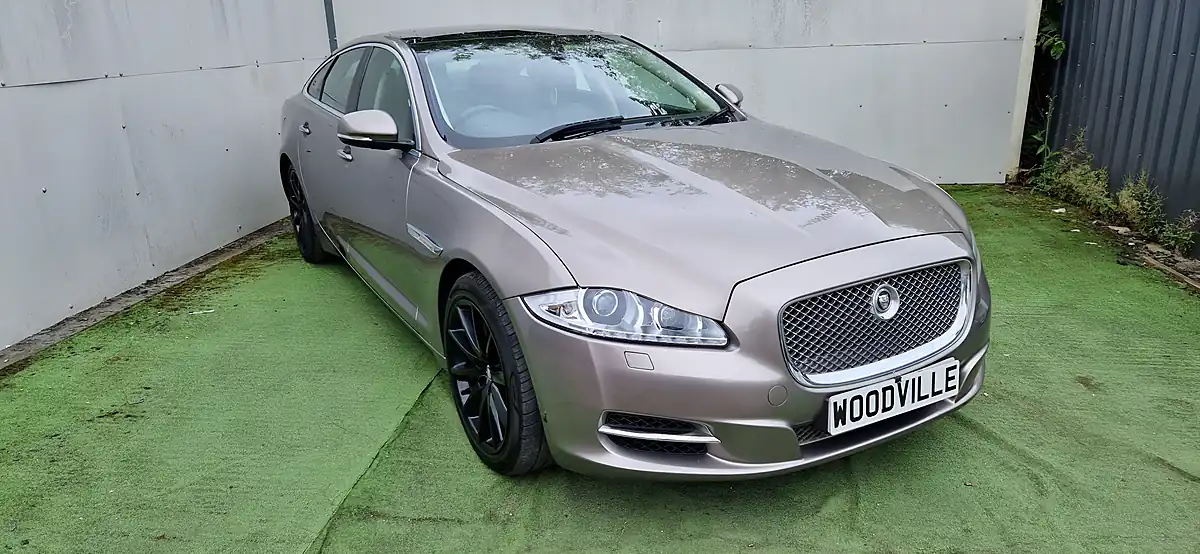 Used 2011 Jaguar Xj Luxury Grey - Interior and Exterior details 3