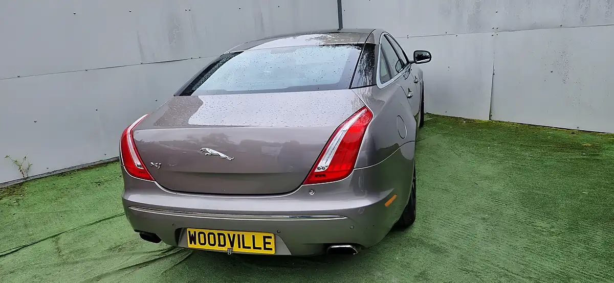 Used 2011 Jaguar Xj Luxury Grey - Interior and Exterior details 8