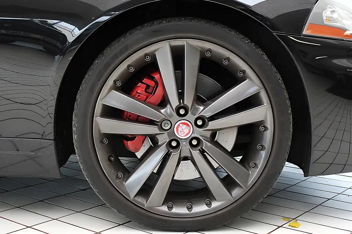 Used 2011 Jaguar Xk Black - Interior and Exterior details 12