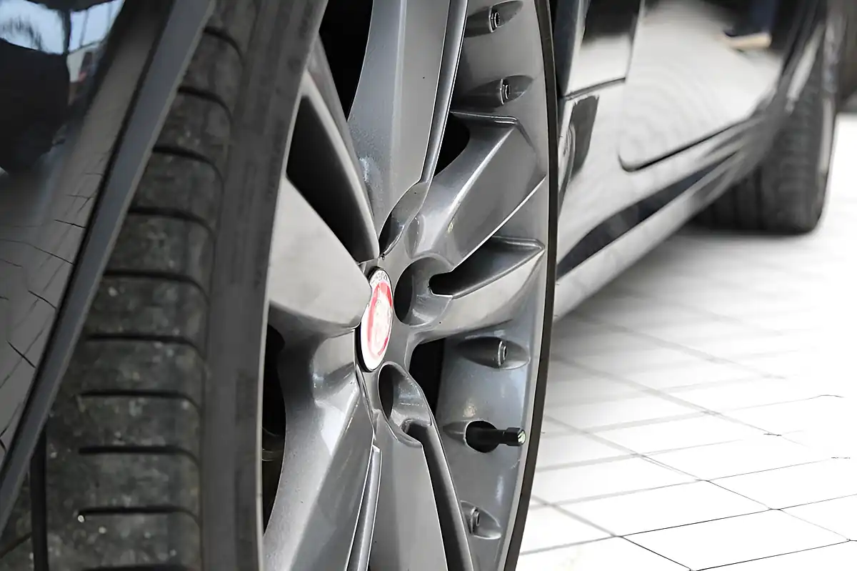 Used 2011 Jaguar Xk Black - Interior and Exterior details 16