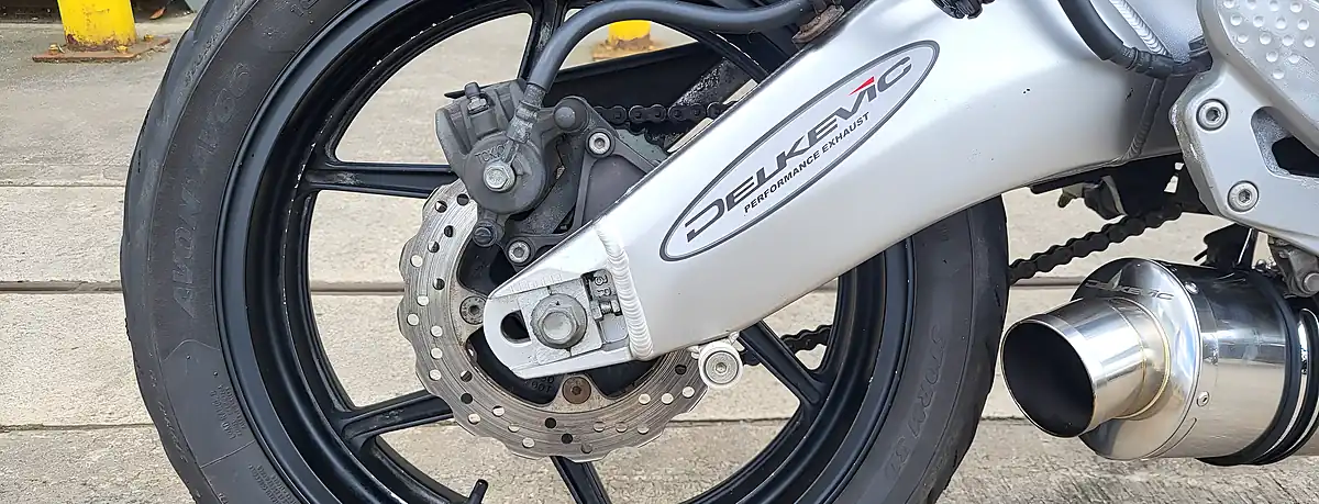 Used 2011 Kawasaki Versys - Interior and Exterior details 5
