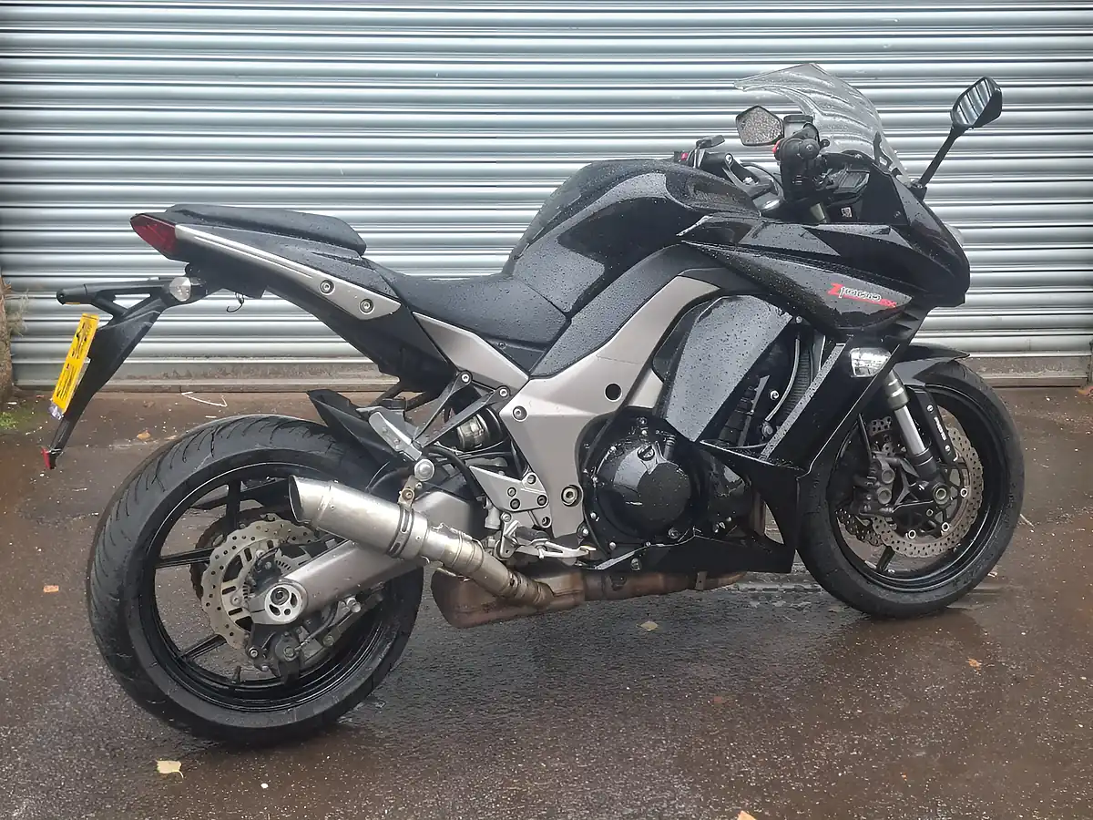 Used 2011 Kawasaki Z1000 Sx Black - Interior and Exterior details 10
