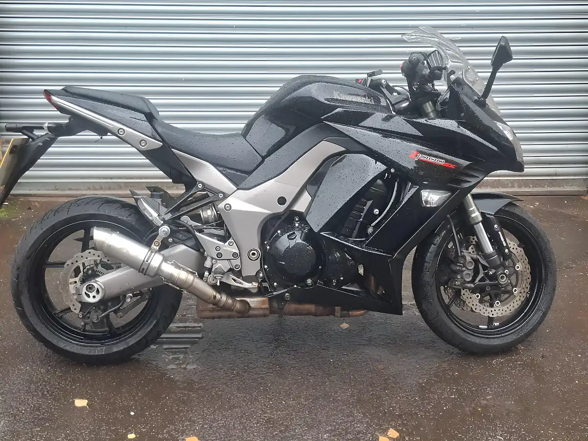 Used 2011 Kawasaki Z1000 Sx Black - Interior and Exterior details 11