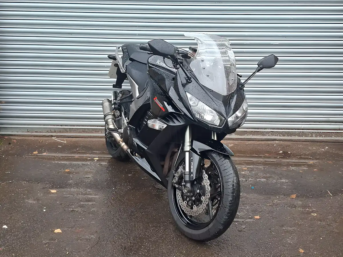 Used 2011 Kawasaki Z1000 Sx Black - Interior and Exterior details 2
