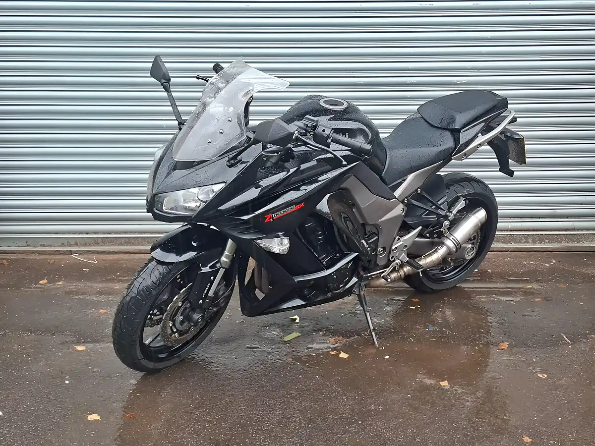 Used 2011 Kawasaki Z1000 Sx Black - Interior and Exterior details 5