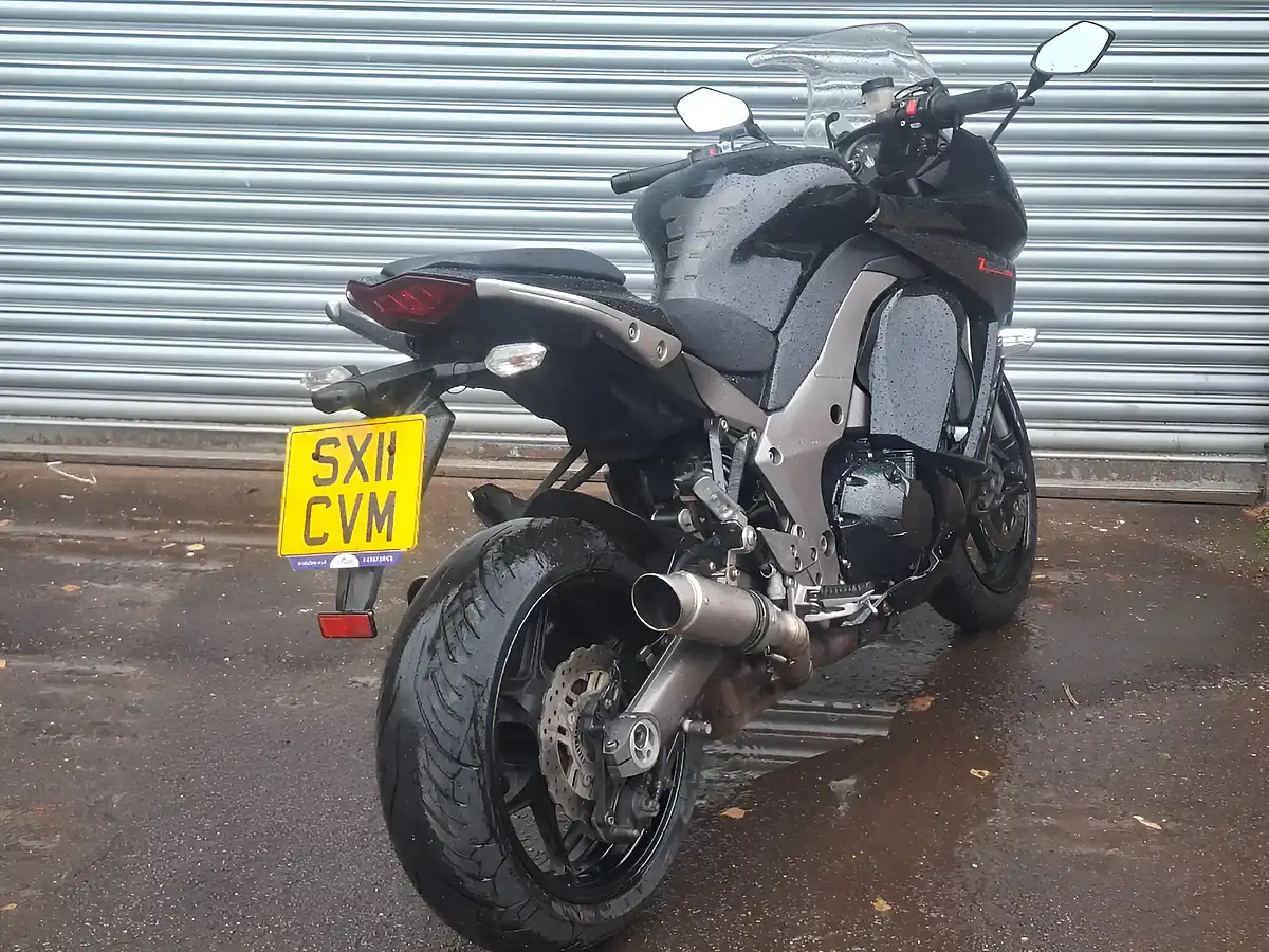 Used 2011 Kawasaki Z1000 Sx Black - Interior and Exterior details 9