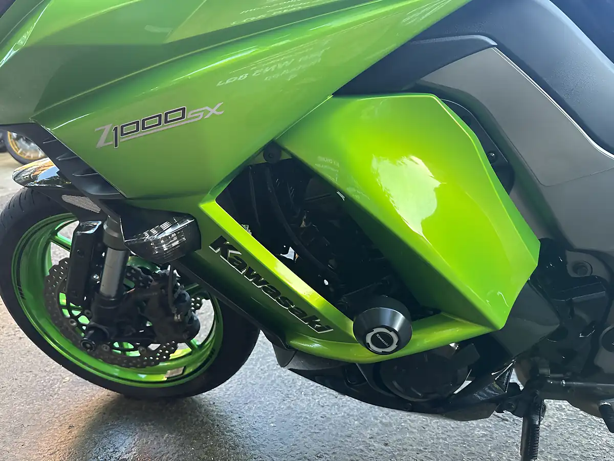 Used 2011 Kawasaki Z1000SX Tourer - Interior and Exterior details 13