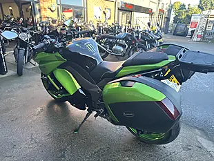 Used 2011 Kawasaki Z1000SX Tourer - Interior and Exterior details 18