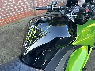 Used 2011 Kawasaki Z1000SX Tourer - Interior and Exterior details 6