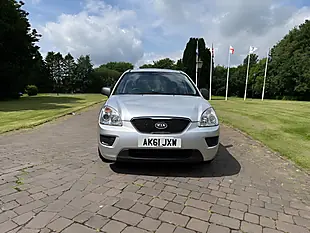 Used 2011 Kia Carens Silver - Interior and Exterior details 10