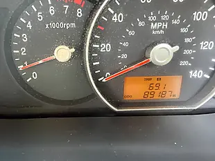 Used 2011 Kia Carens Silver - Interior and Exterior details 20