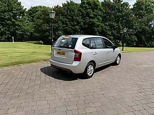 Used 2011 Kia Carens Silver - Interior and Exterior details 3