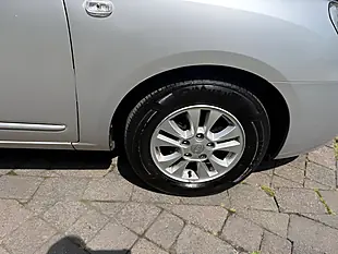 Used 2011 Kia Carens Silver - Interior and Exterior details 7