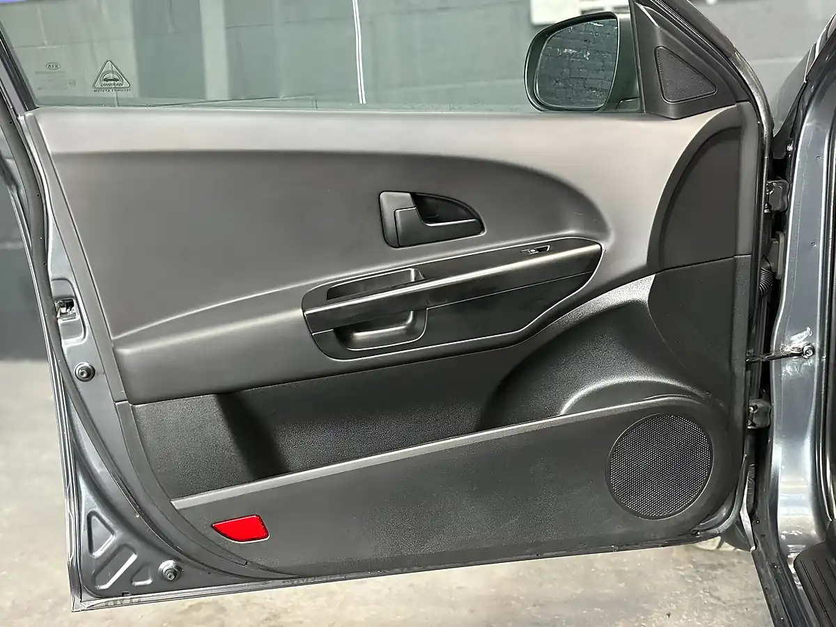 Used 2011 Kia Ceed 2 Sports Wagon Grey - Interior and Exterior details 14