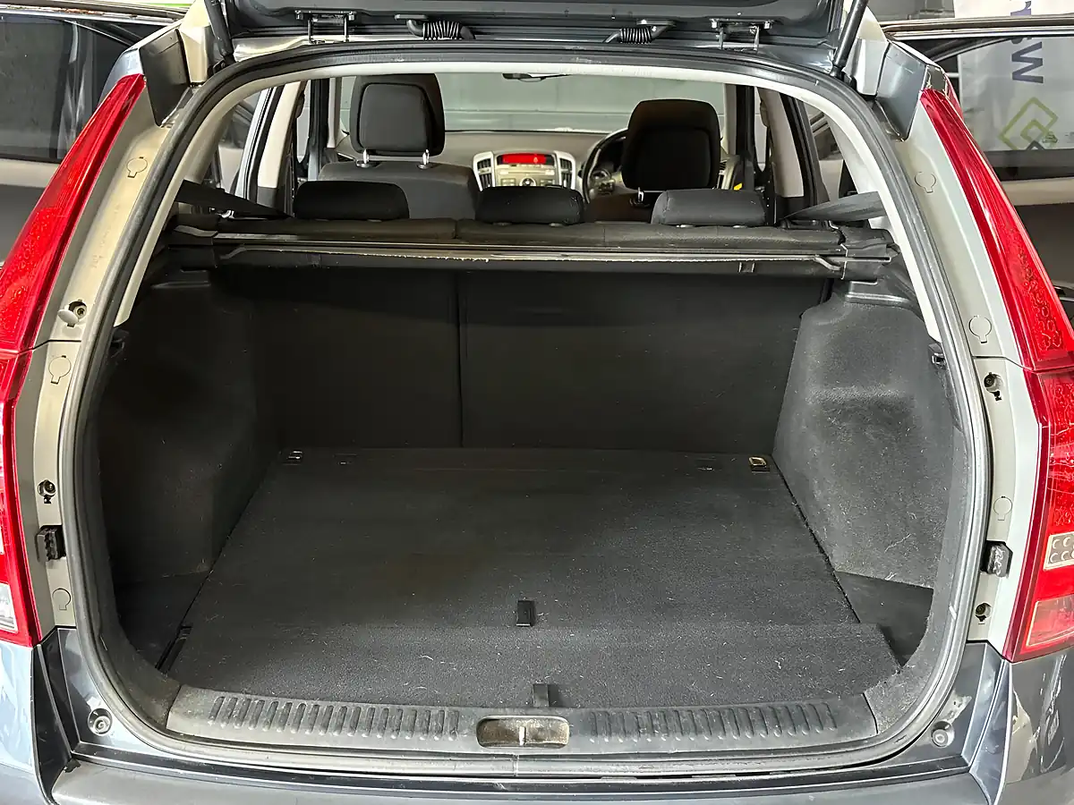 Used 2011 Kia Ceed 2 Sports Wagon Grey - Interior and Exterior details 18