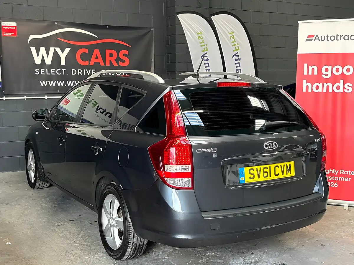 Used 2011 Kia Ceed 2 Sports Wagon Grey - Interior and Exterior details 4