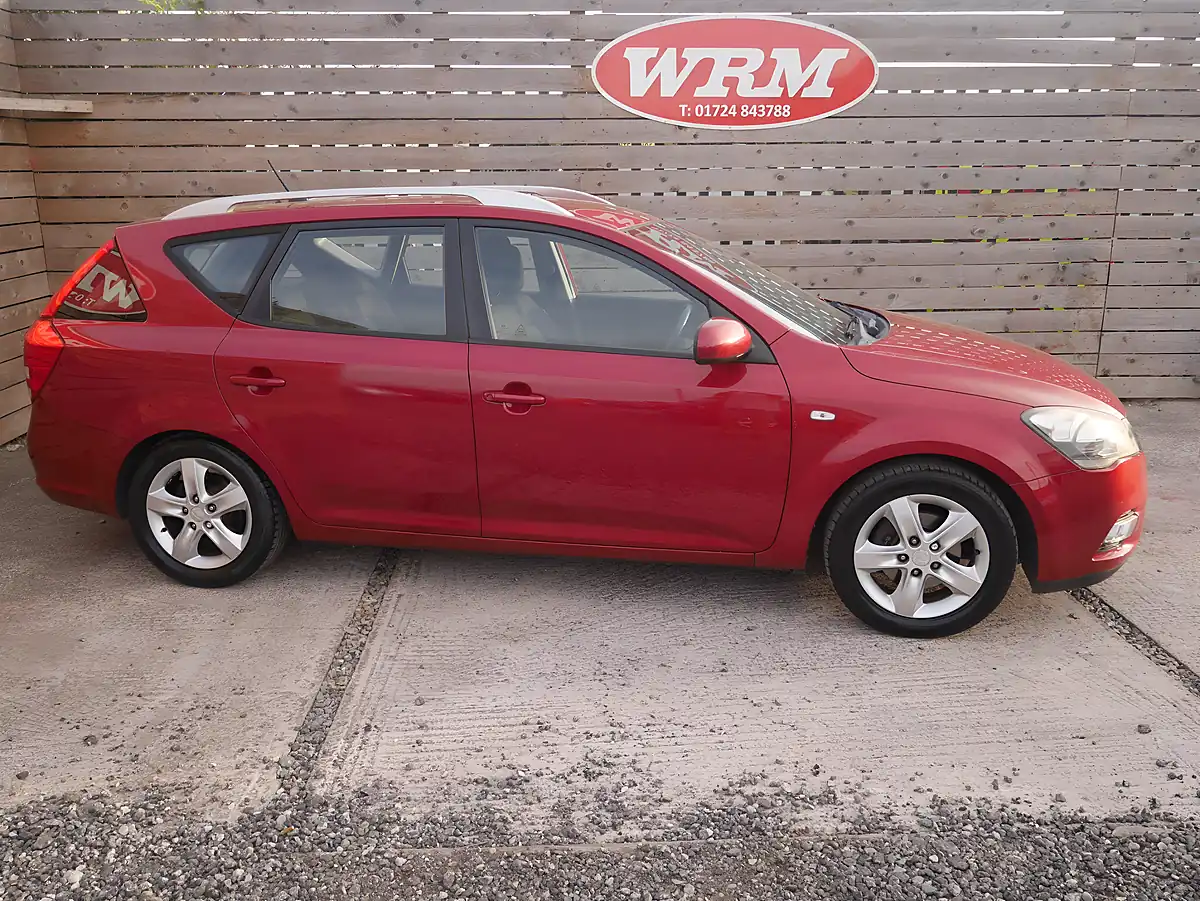 Used 2011 Kia Ceed Ecodynamics 2 Sports Wagon Infra Red - Interior and Exterior details 2