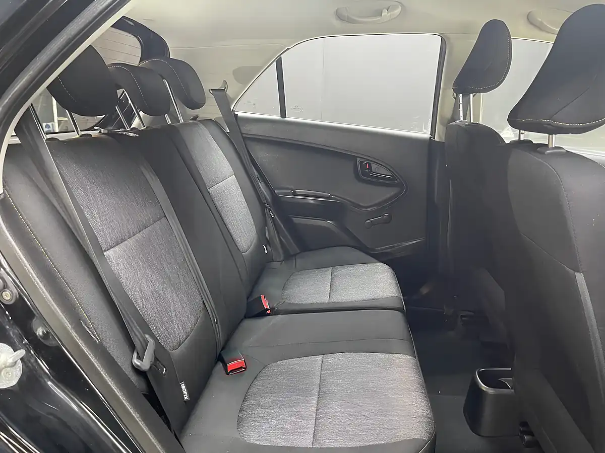 Used 2011 Kia Picanto 1 Black - Interior and Exterior details 12