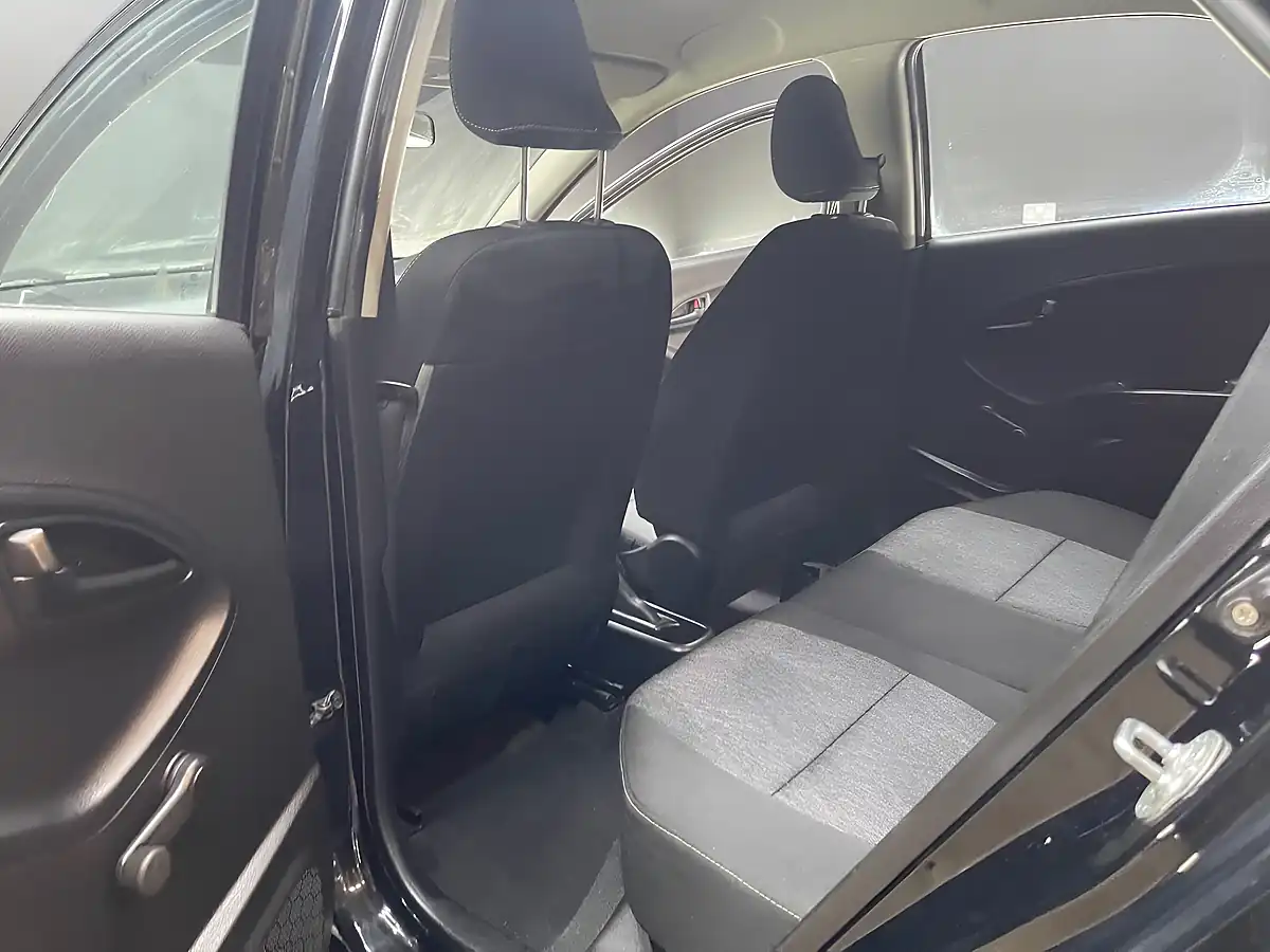 Used 2011 Kia Picanto 1 Black - Interior and Exterior details 16