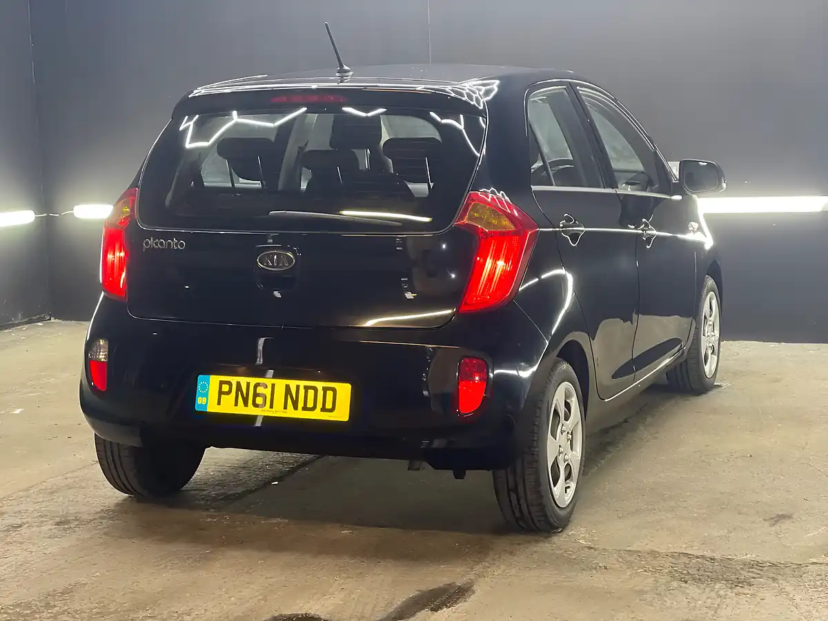 Used 2011 Kia Picanto 1 Black - Interior and Exterior details 4