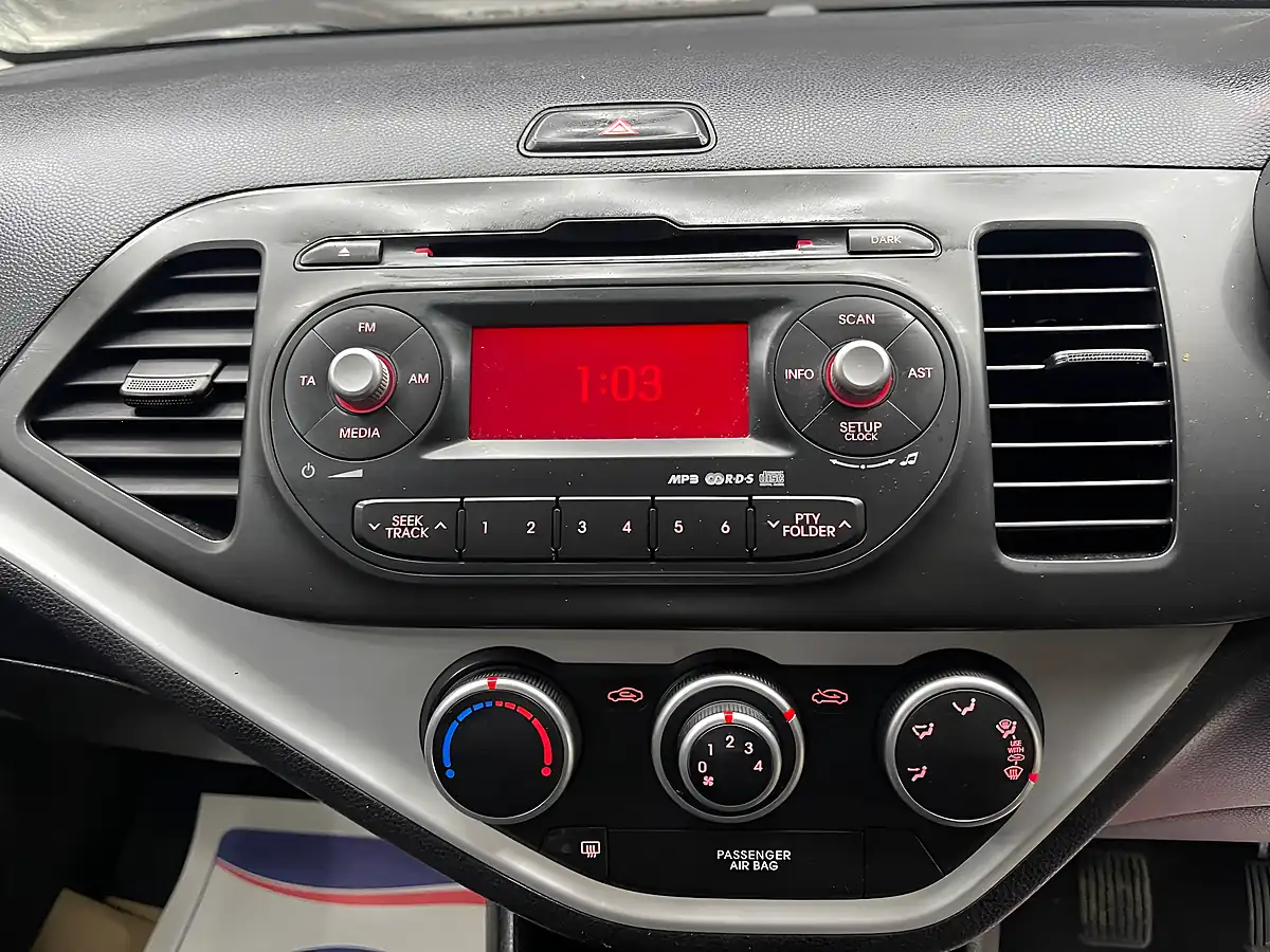 Used 2011 Kia Picanto 1 Black - Interior and Exterior details 9