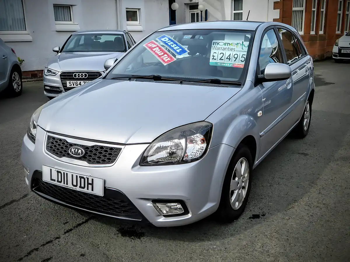 Used 2011 Kia Rio 2 Metallic Silver - Front View