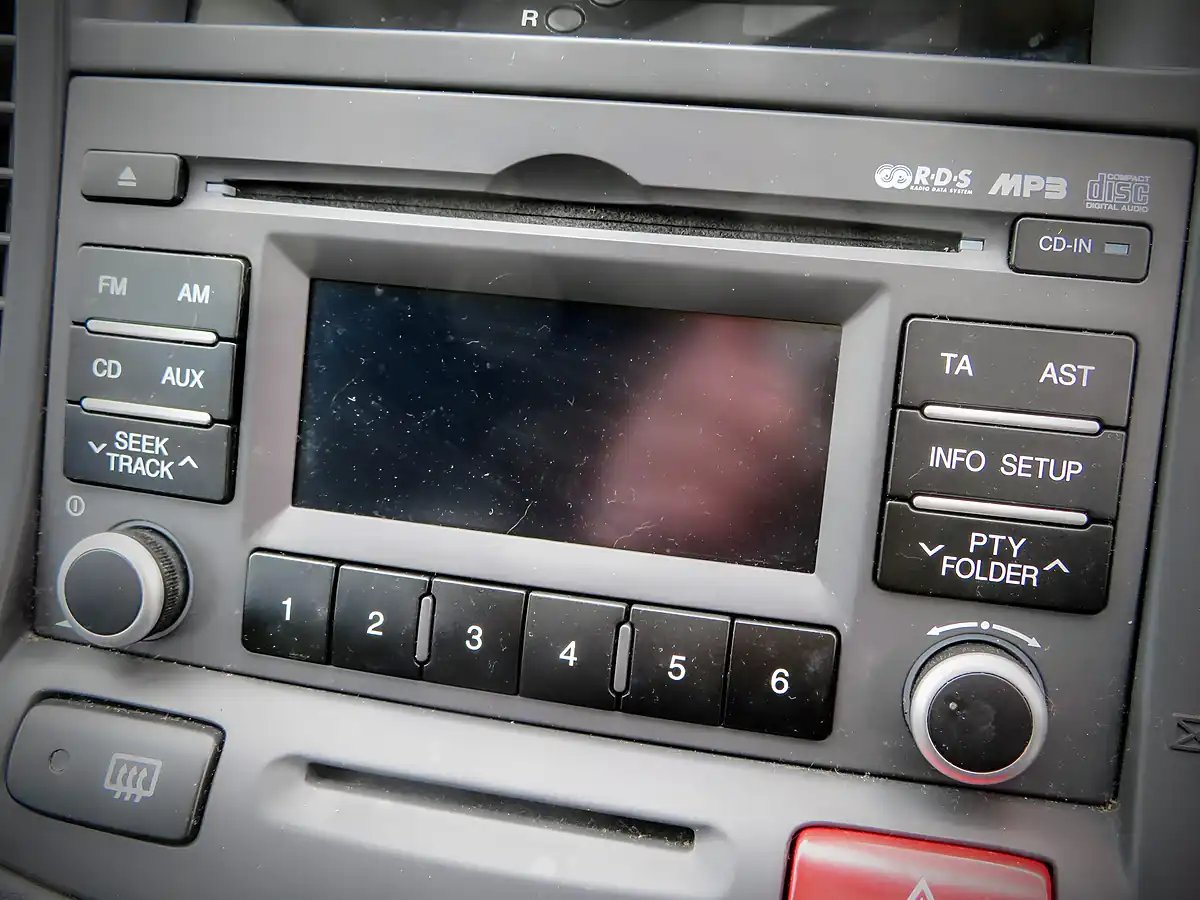 Used 2011 Kia Rio 2 Metallic Silver - Interior and Exterior details 13