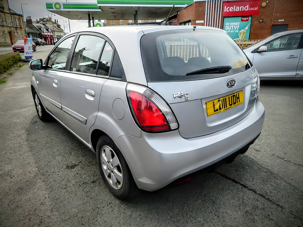 Used 2011 Kia Rio 2 Metallic Silver - Interior and Exterior details 6