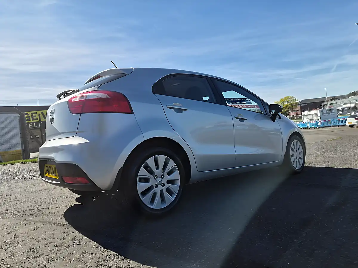 Used 2011 Kia Rio Silver - Interior and Exterior details 11