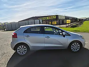 Used 2011 Kia Rio Silver - Interior and Exterior details 13
