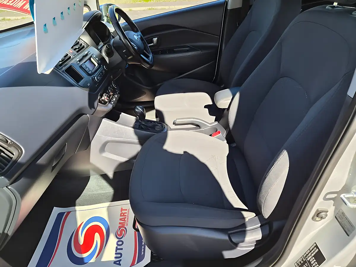 Used 2011 Kia Rio Silver - Interior and Exterior details 9