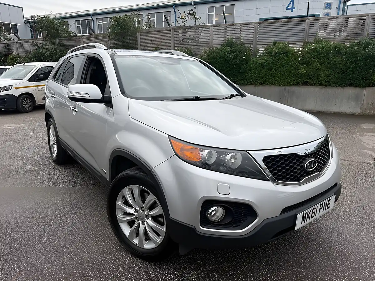 Used 2011 Kia Sorento Kx-3 Silver - Interior and Exterior details 10