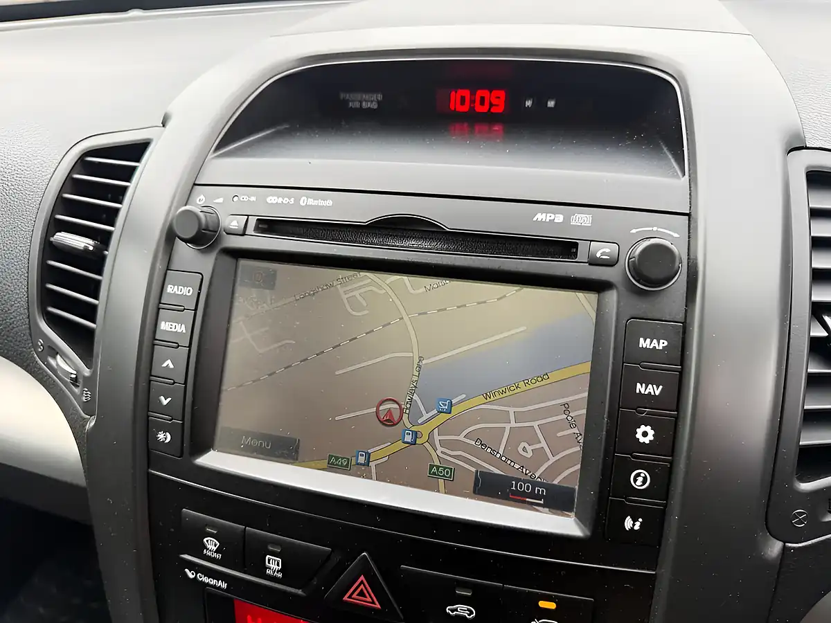 Used 2011 Kia Sorento Kx-3 Silver - Interior and Exterior details 15