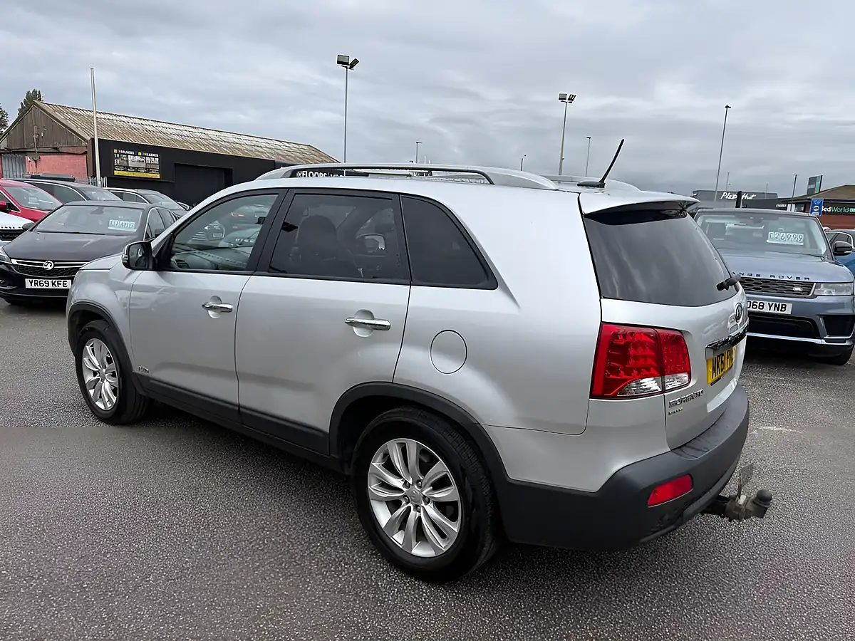 Used 2011 Kia Sorento Kx-3 Silver - Interior and Exterior details 4