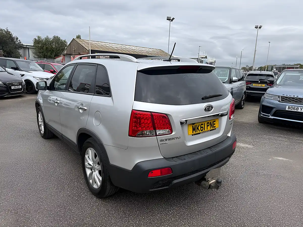 Used 2011 Kia Sorento Kx-3 Silver - Interior and Exterior details 5