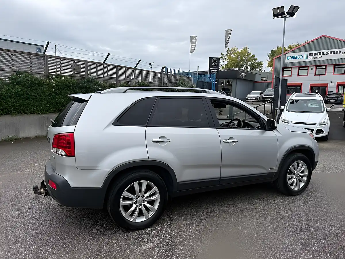 Used 2011 Kia Sorento Kx-3 Silver - Interior and Exterior details 9