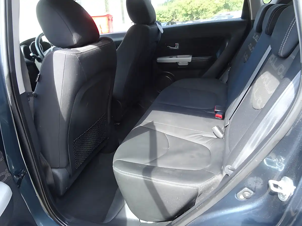 Used 2011 Kia Soul 2 Blue - Interior and Exterior details 11
