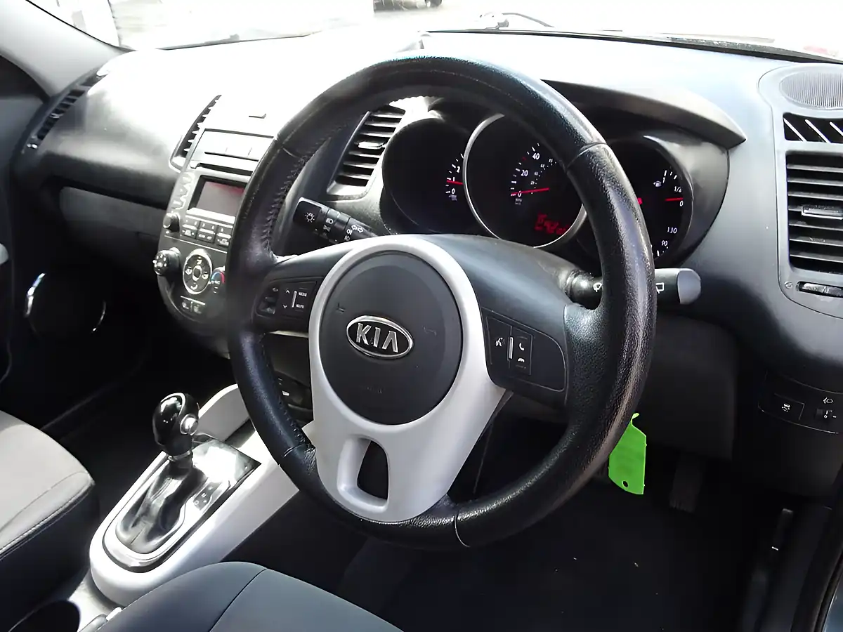 Used 2011 Kia Soul 2 Blue - Interior and Exterior details 15
