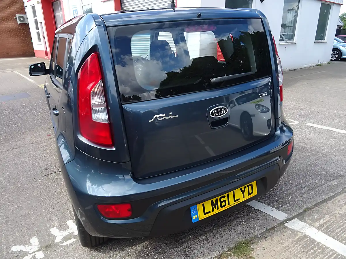 Used 2011 Kia Soul 2 Blue - Interior and Exterior details 19