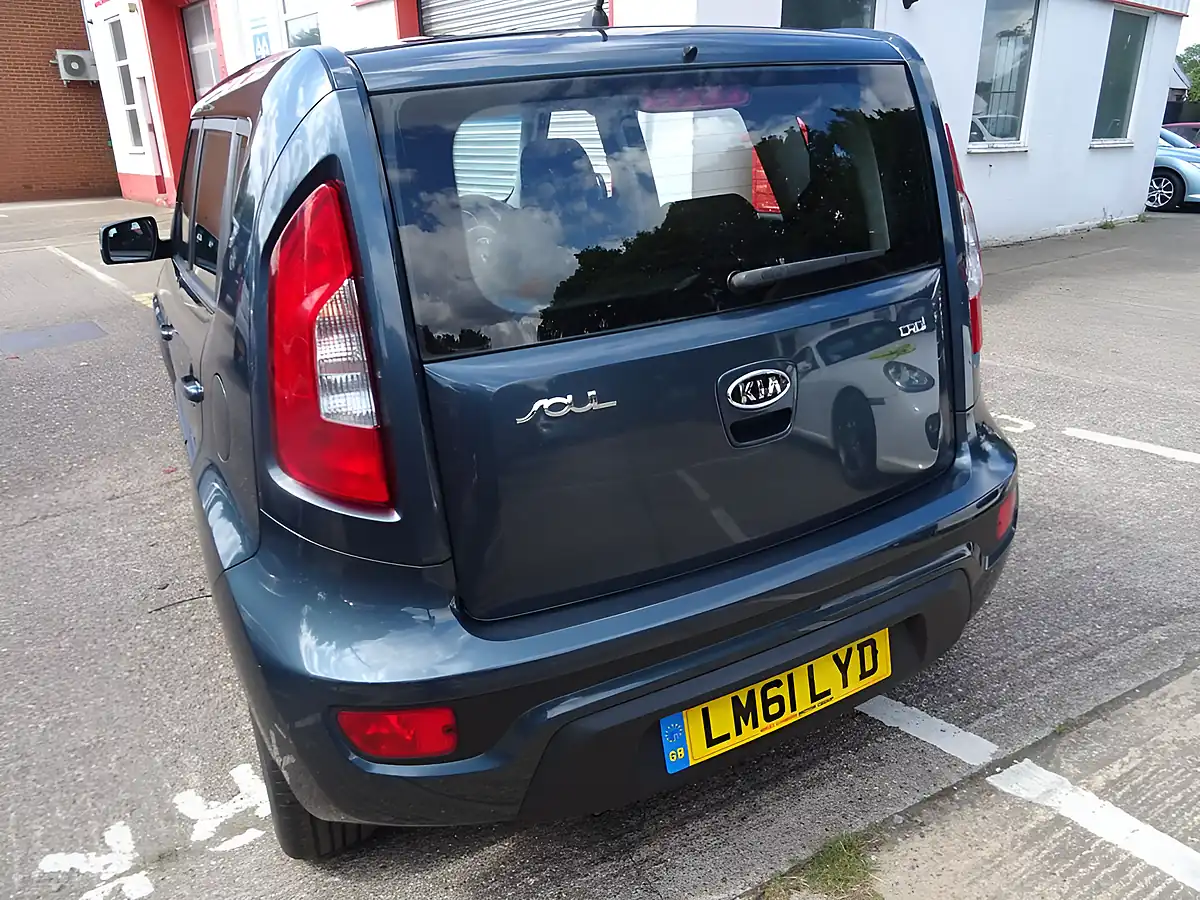 Used 2011 Kia Soul 2 Blue - Interior and Exterior details 6