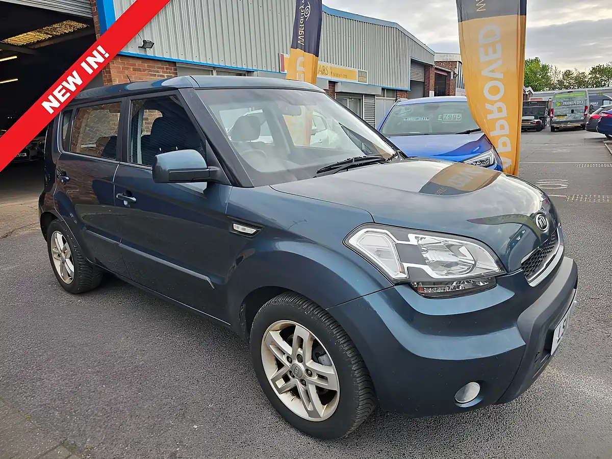 Used 2011 Kia Soul 2 Moonlight Blue - Front View