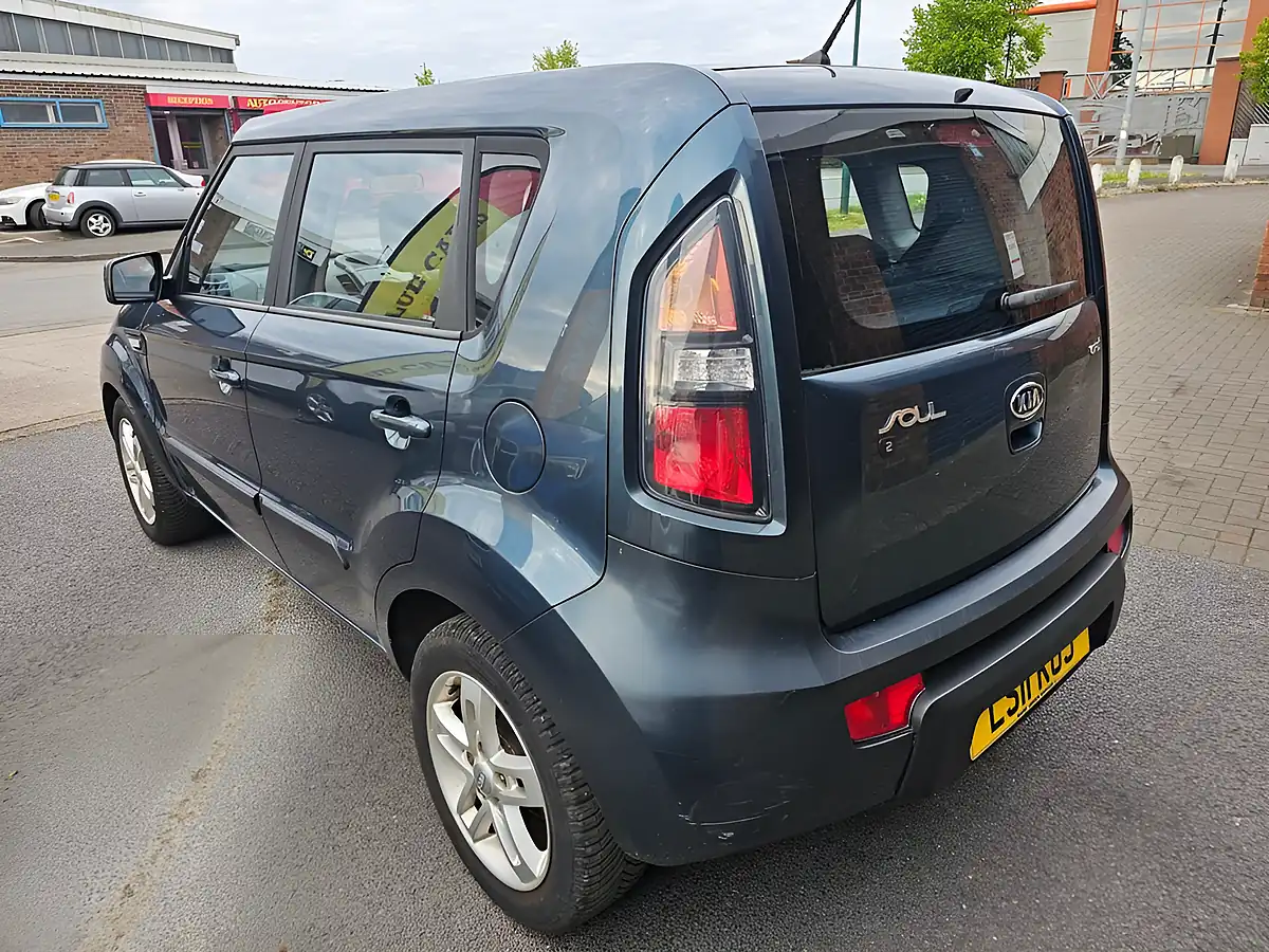 Used 2011 Kia Soul 2 Moonlight Blue - Interior and Exterior details 3