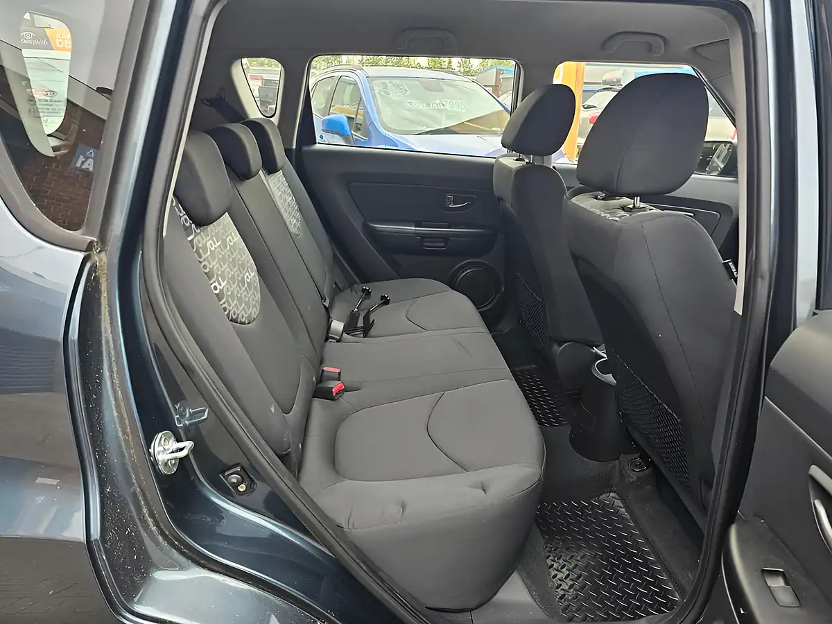 Used 2011 Kia Soul 2 Moonlight Blue - Interior and Exterior details 6