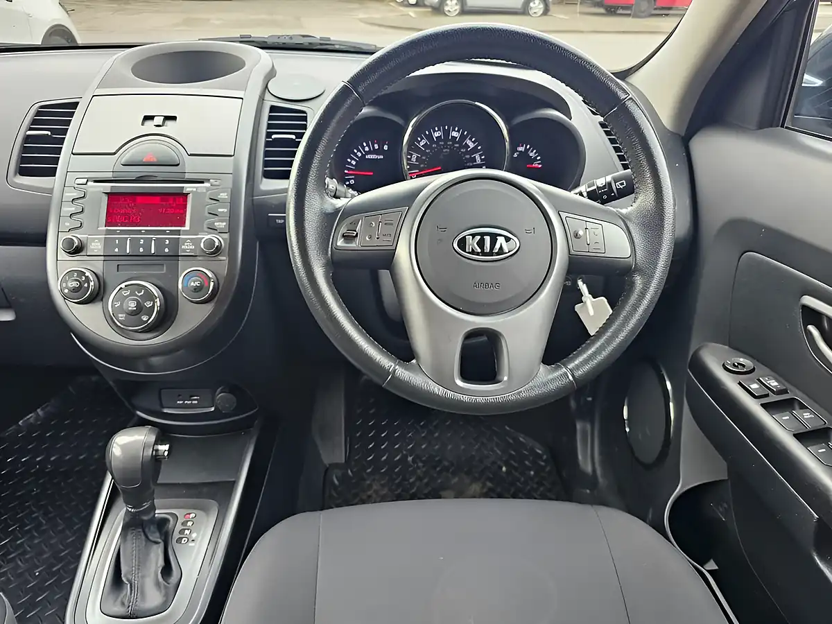 Used 2011 Kia Soul 2 Moonlight Blue - Interior and Exterior details 7