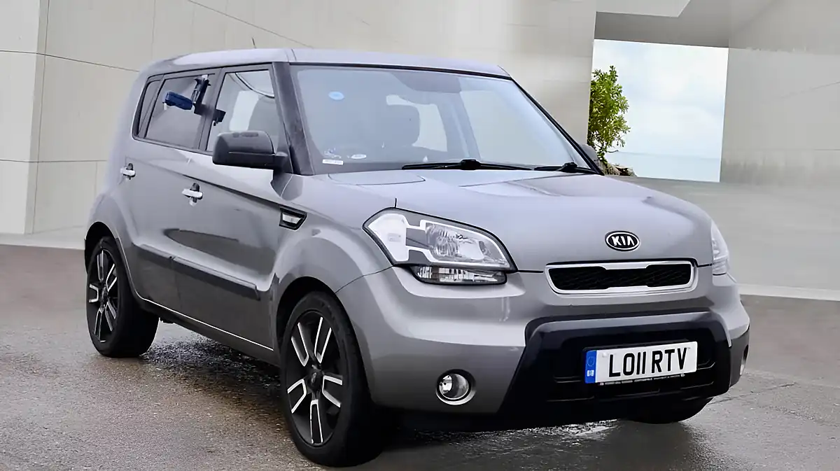 Used 2011 Kia Soul Tempest Silver - Front View