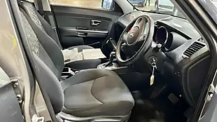 Used 2011 Kia Soul Tempest Silver - Interior and Exterior details 10