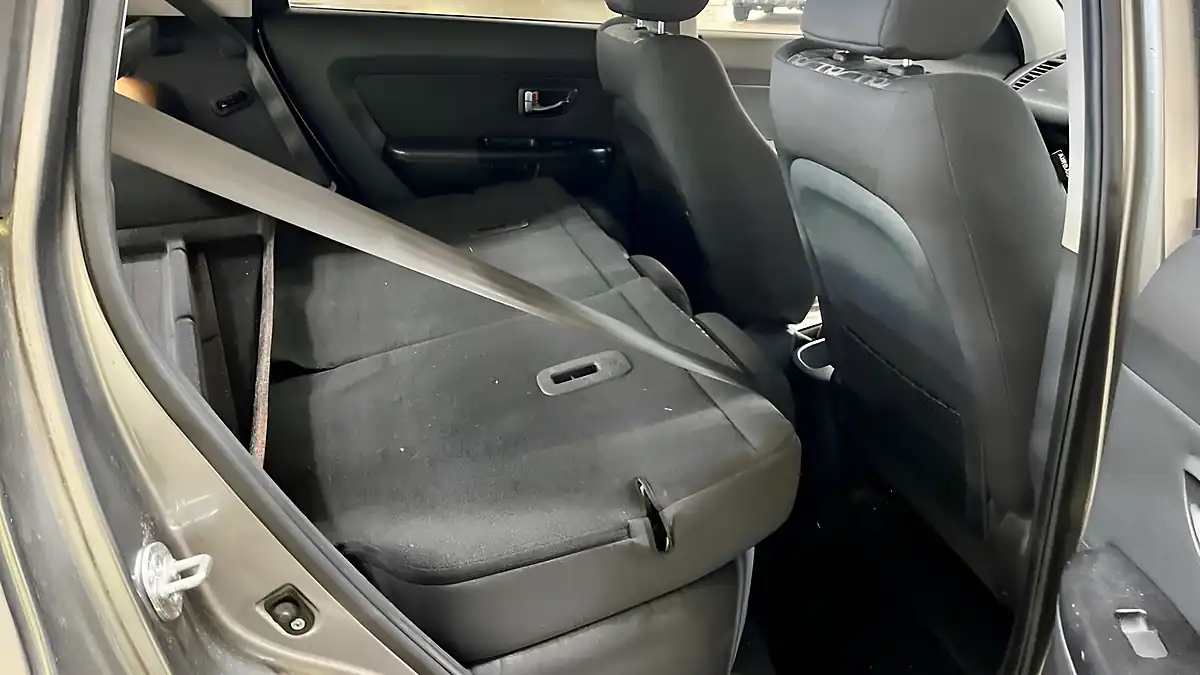 Used 2011 Kia Soul Tempest Silver - Interior and Exterior details 12
