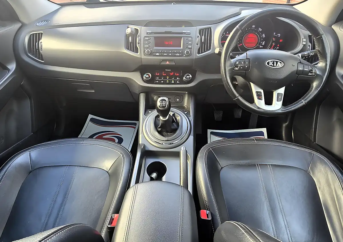 Used 2011 Kia Sportage 3 Silver - Interior and Exterior details 13